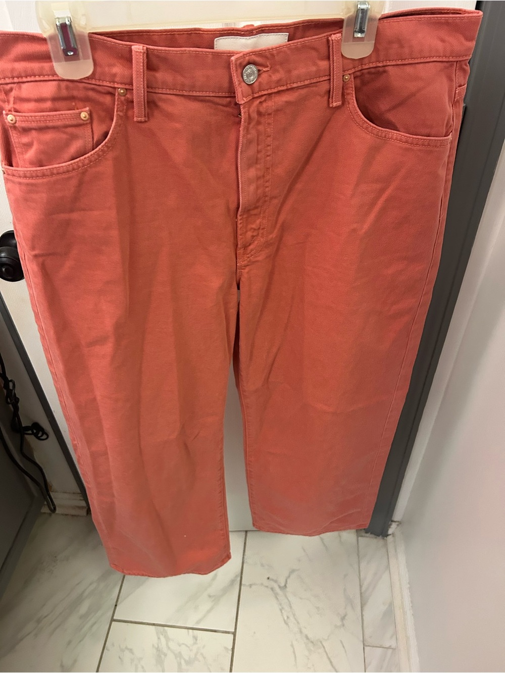NWOT MOTHER DENIM in the DODGER ankle.